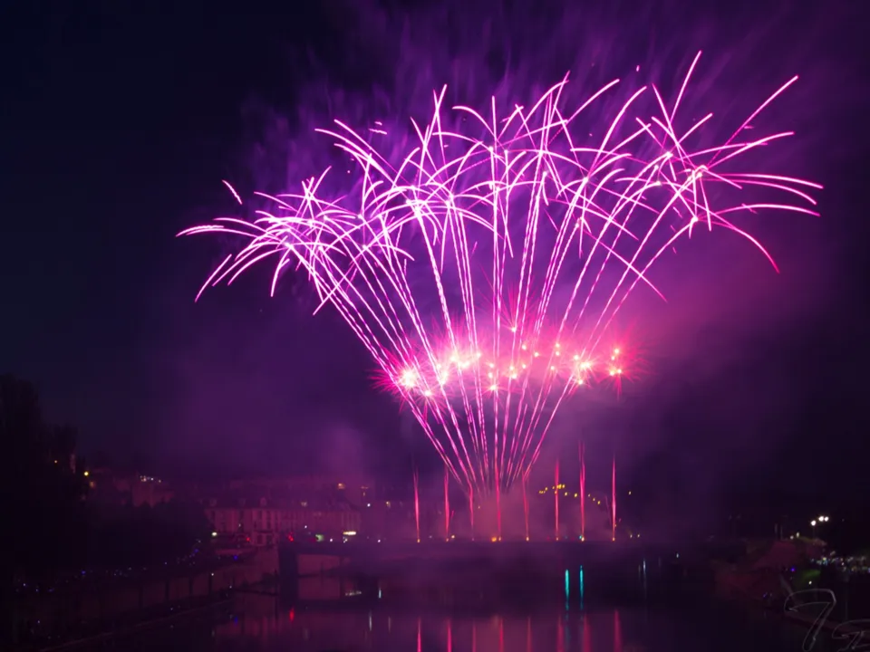 LES MAGICIENS DU FEU D'ARTIFICE
