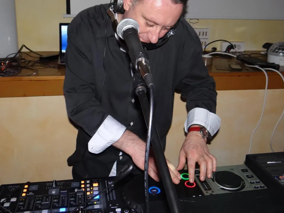 DJ MC MUSIC MIX