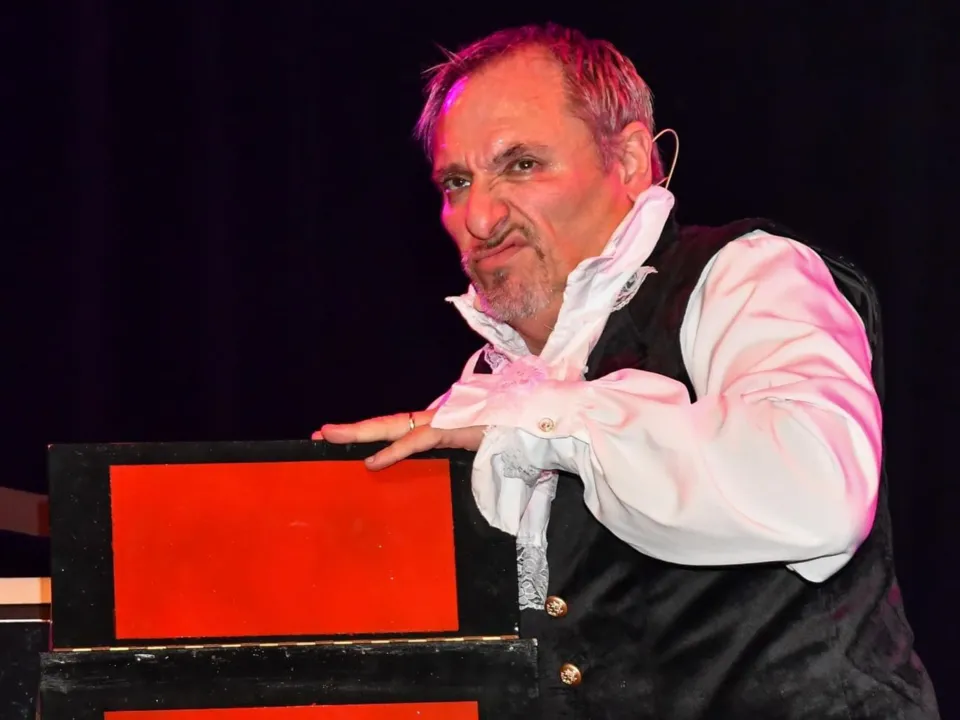 OSKAR MAGICIEN TÉNOR 