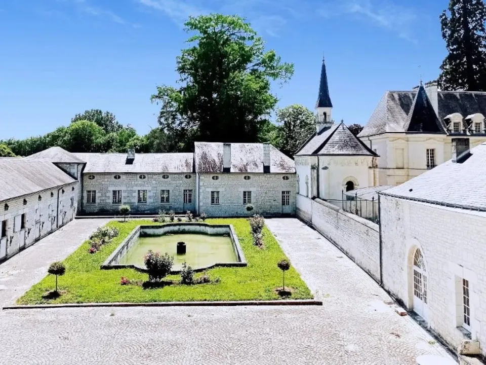 CHATEAU DE BASCHÉ
