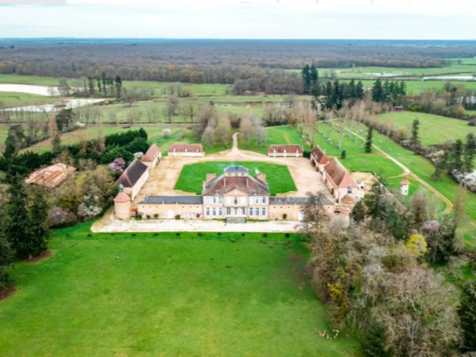 CHÂTEAU DE SAINT AUGUSTIN