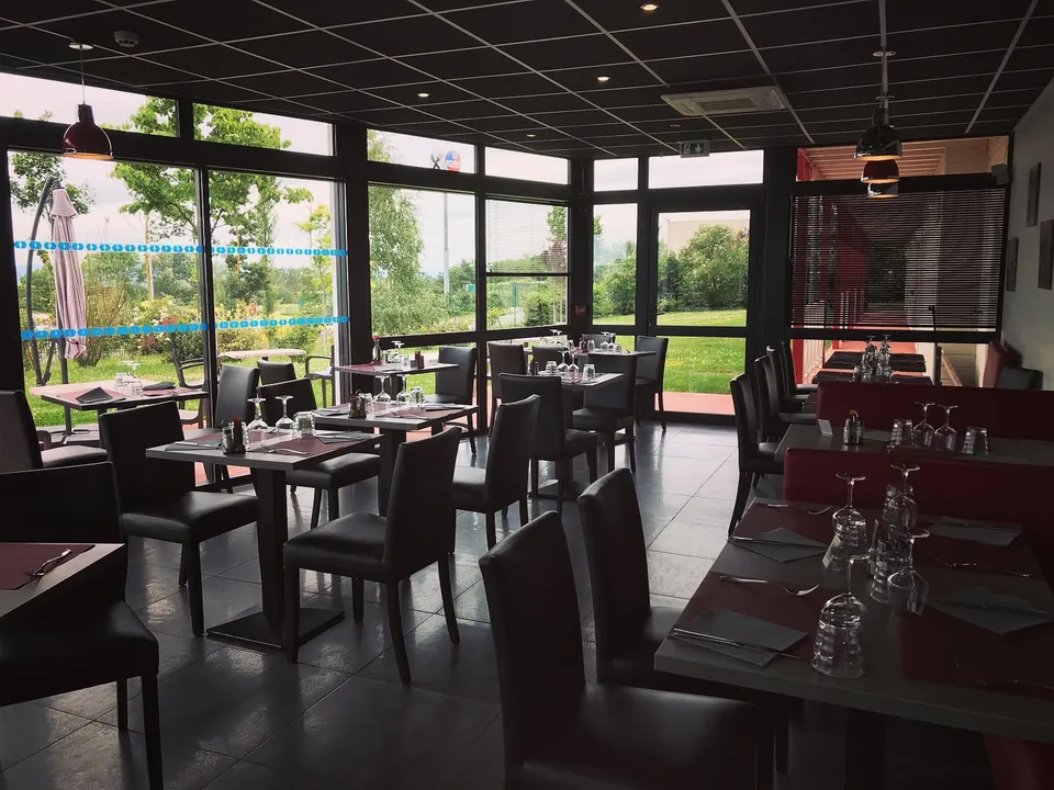 FASTHÔTEL MONTMARAULT