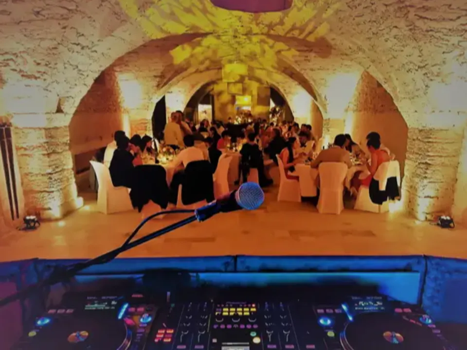 DJ LR
