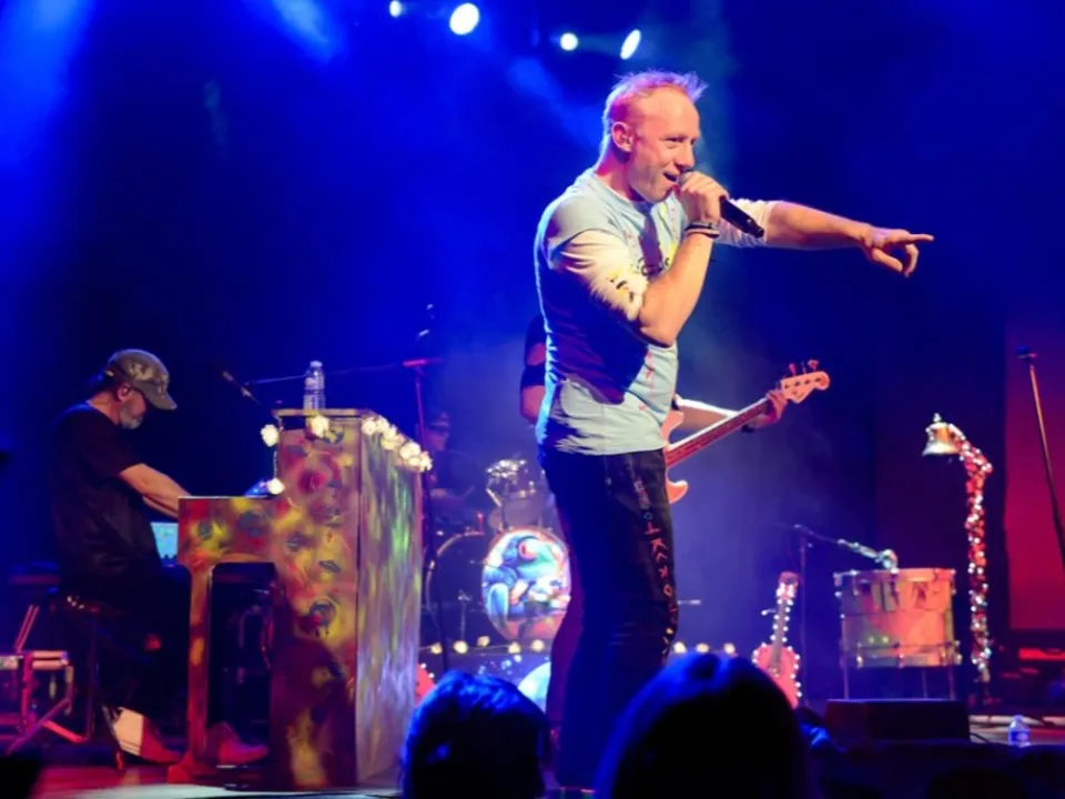 LOVING TRIBUTE COLDPLAY 