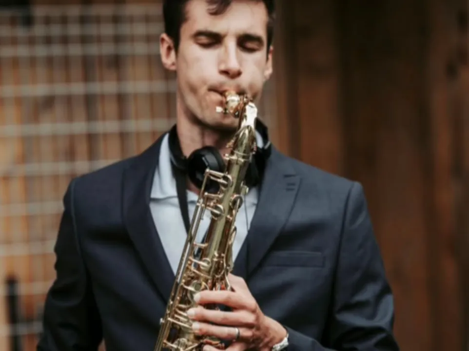 Victor Sax I DJ Sax by The Saxbones