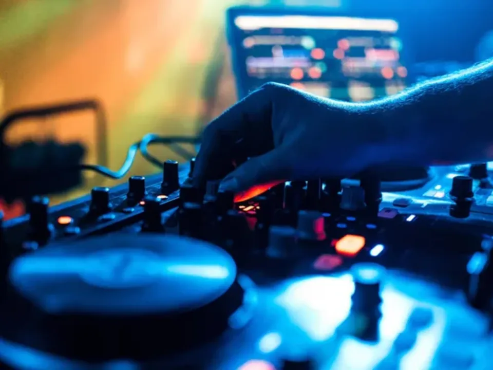 PLANÈTE DJ SONO