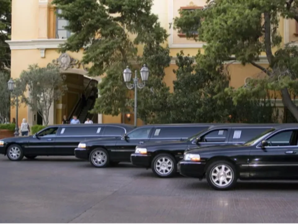 888 LIMOUSINE