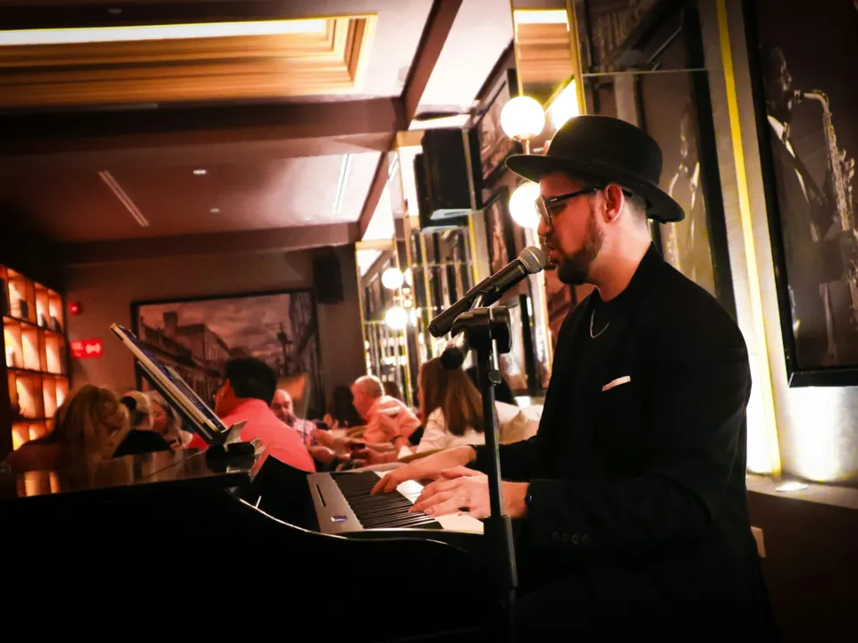 PIANISTE CHANTEUR