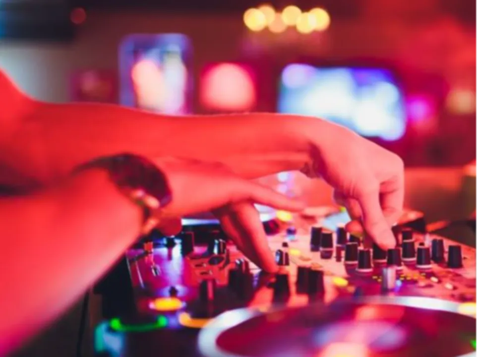 MIX & MOVE ANIMATION