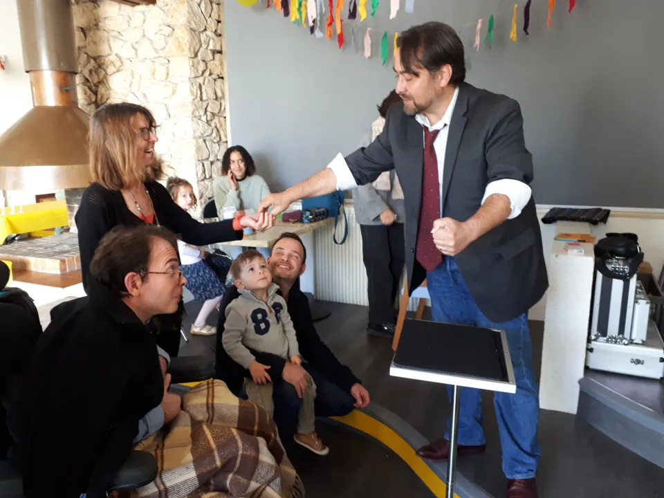 CHRISTOPHE MENU MAGICIEN & CONTEUR