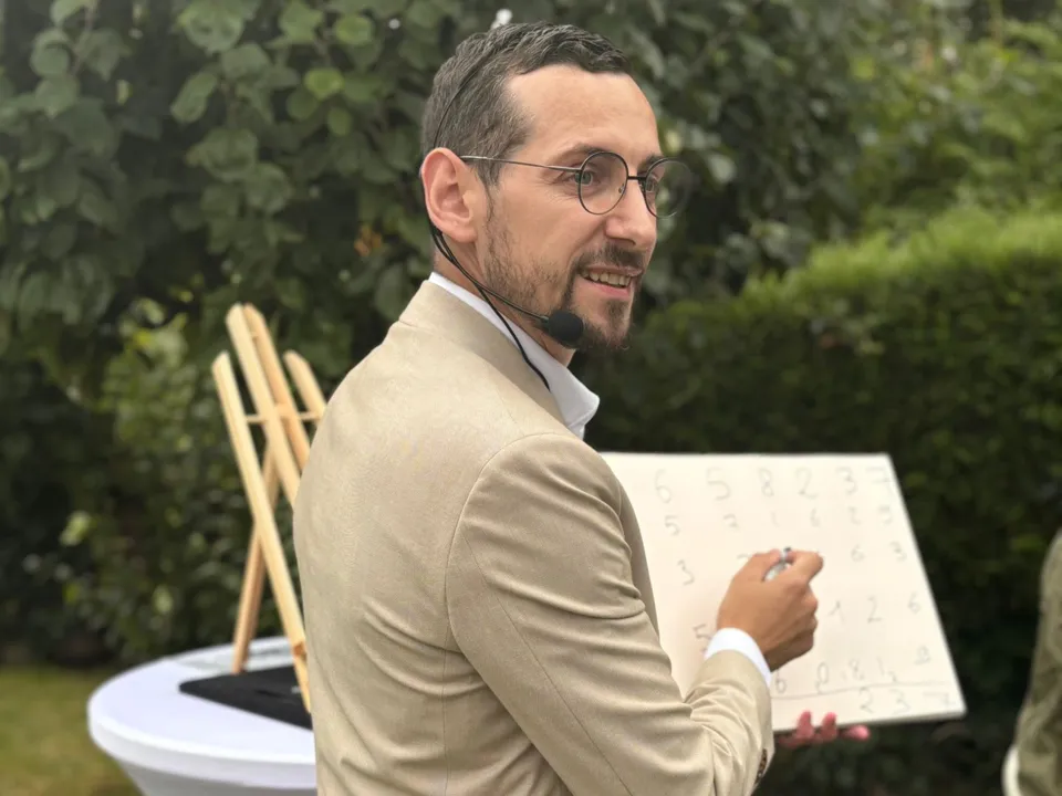 Julien Goasduff Magicien Mentaliste.