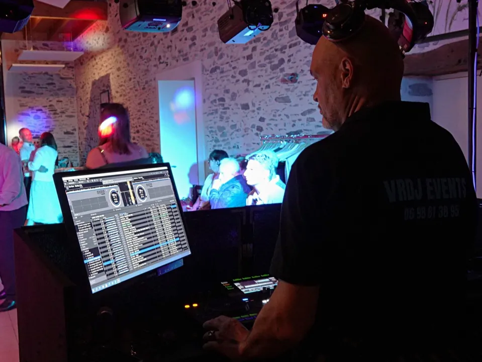 DJ Vince Rey