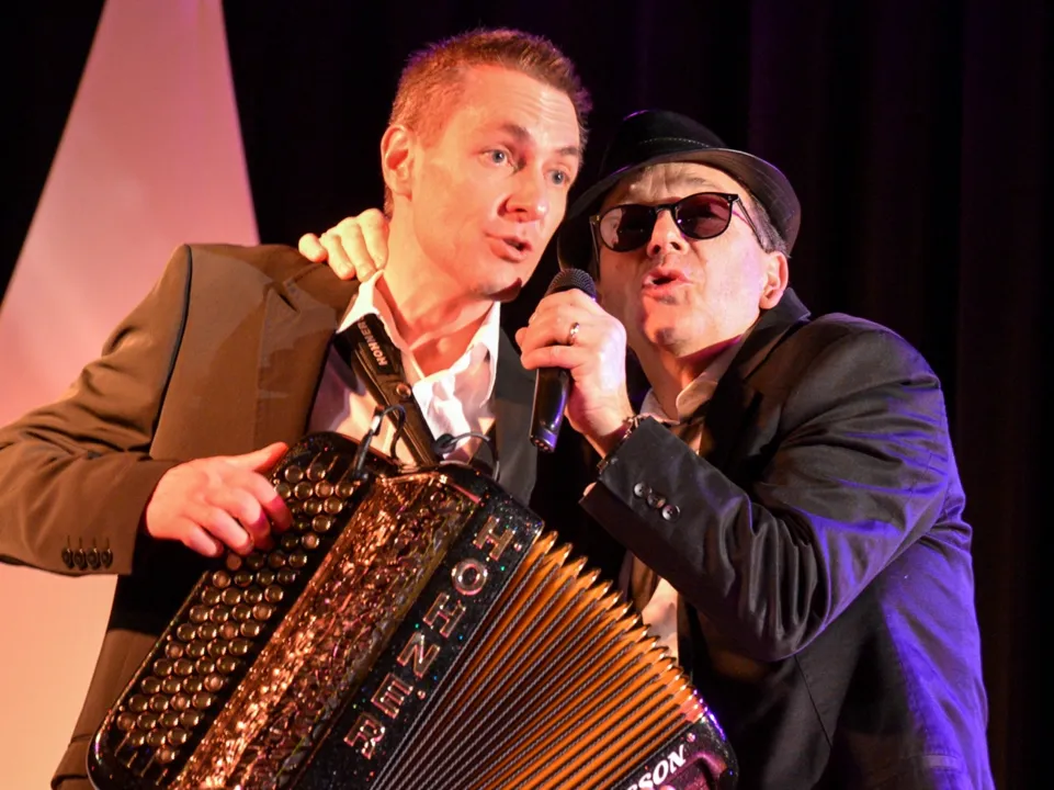 CHRISTOPHE BATISSON - Accordéoniste-Chanteur