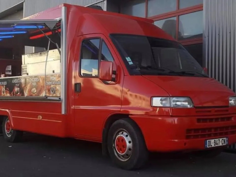 LE FOOD TRUCK ROYAL