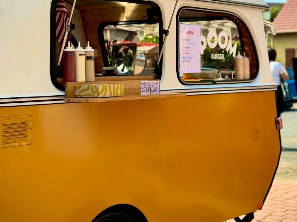 POOM BURGERS & HOT-DOGS 