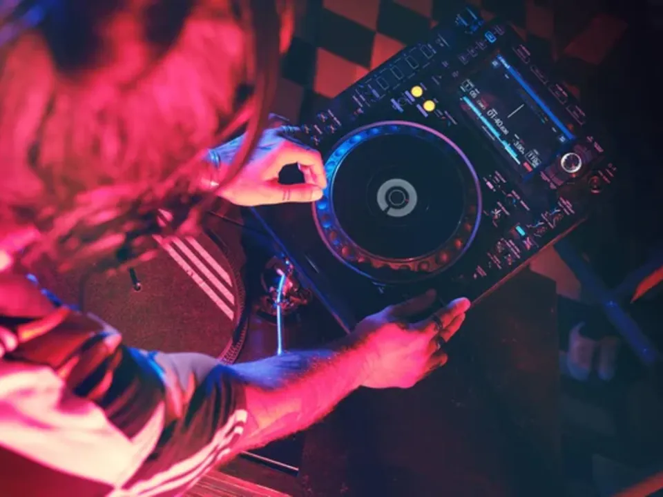 DJ PRANA