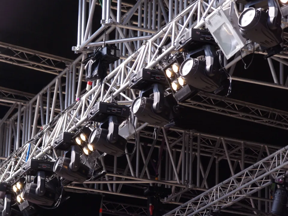 Q SOUND LIVE ®