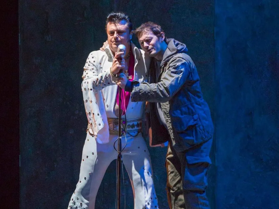 EVIL FREDDY CHANTE ELVIS