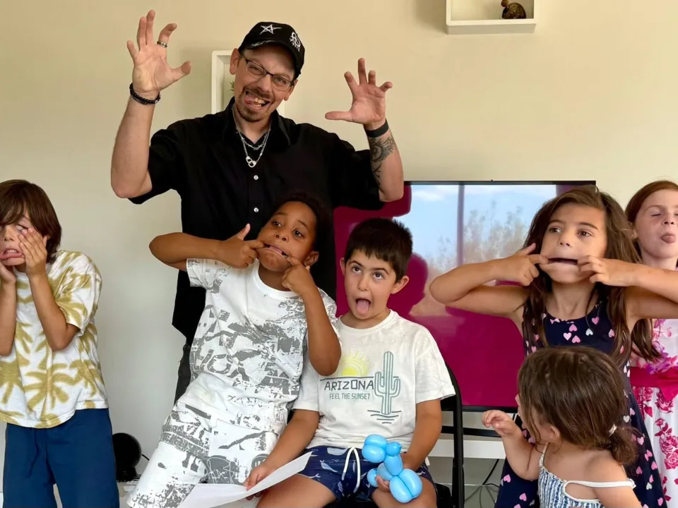 CÉLO MAGICIEN ÉTRANGE