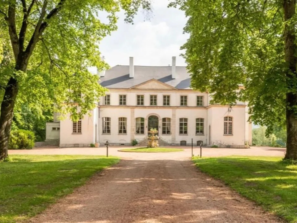 Chateau de Charmeil
