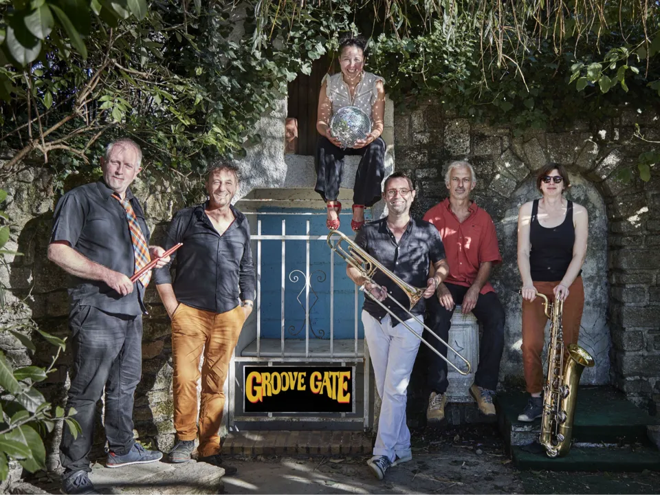 Groove Gate