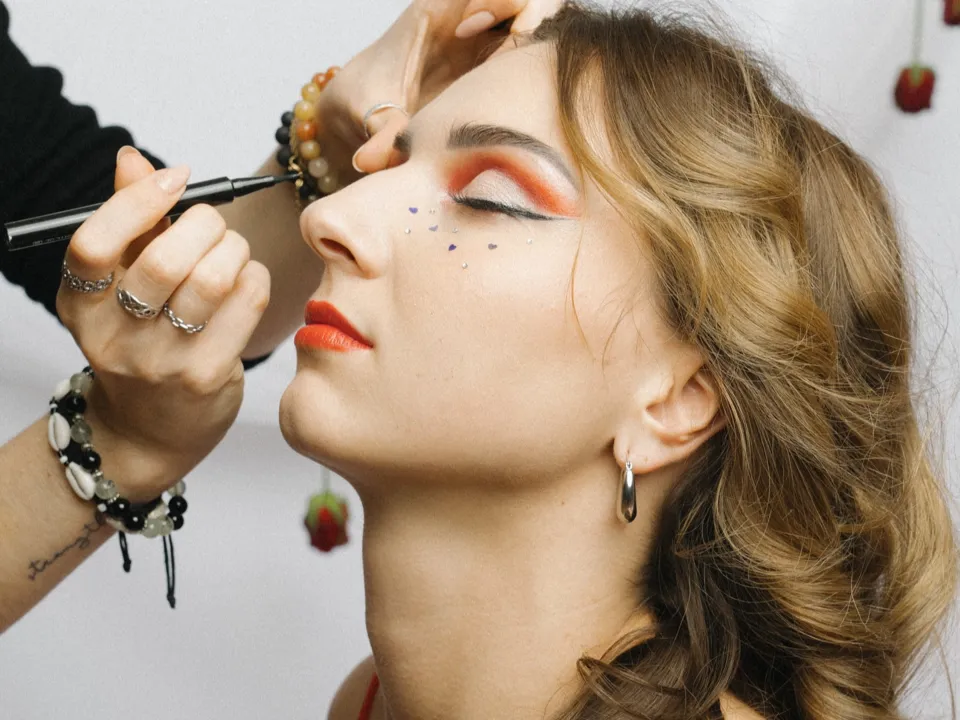 AD MAKEUP
