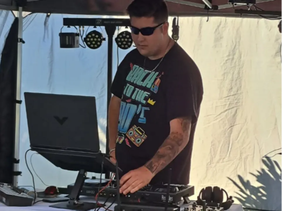 DJ Roan16