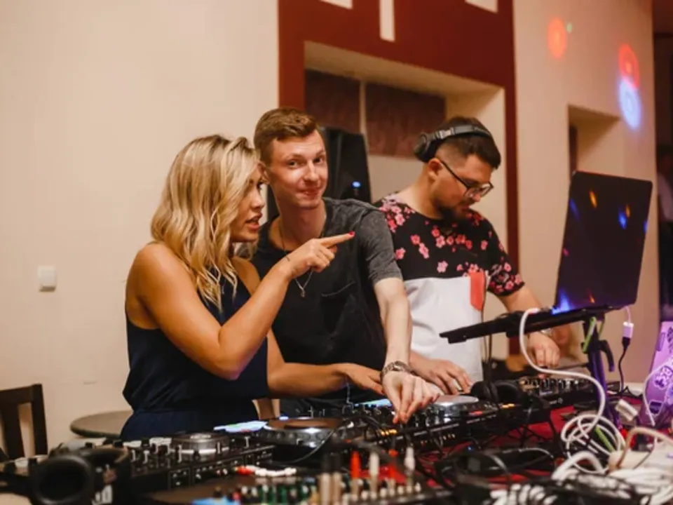DJ RUN