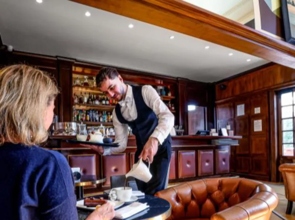 CORDIAL COCKTAIL CLUB