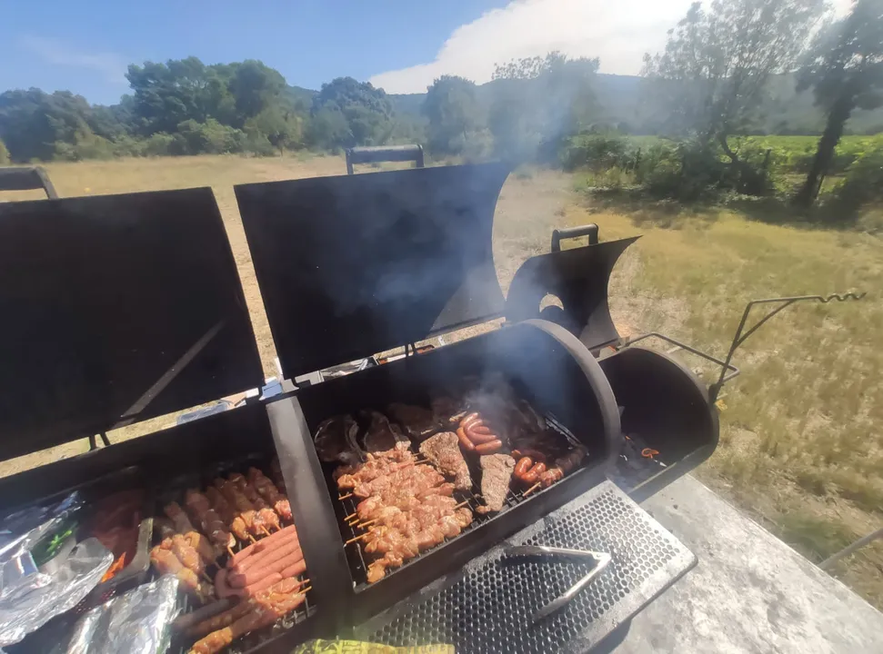 BARBECUE GRILL MOBILE 