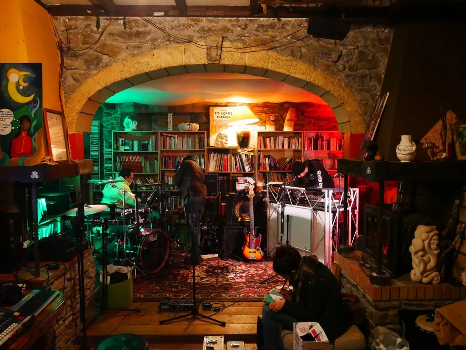 LA BARRAK