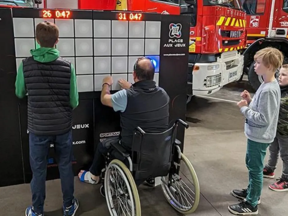 L'EFFET MUR - MUR INTERACTIF