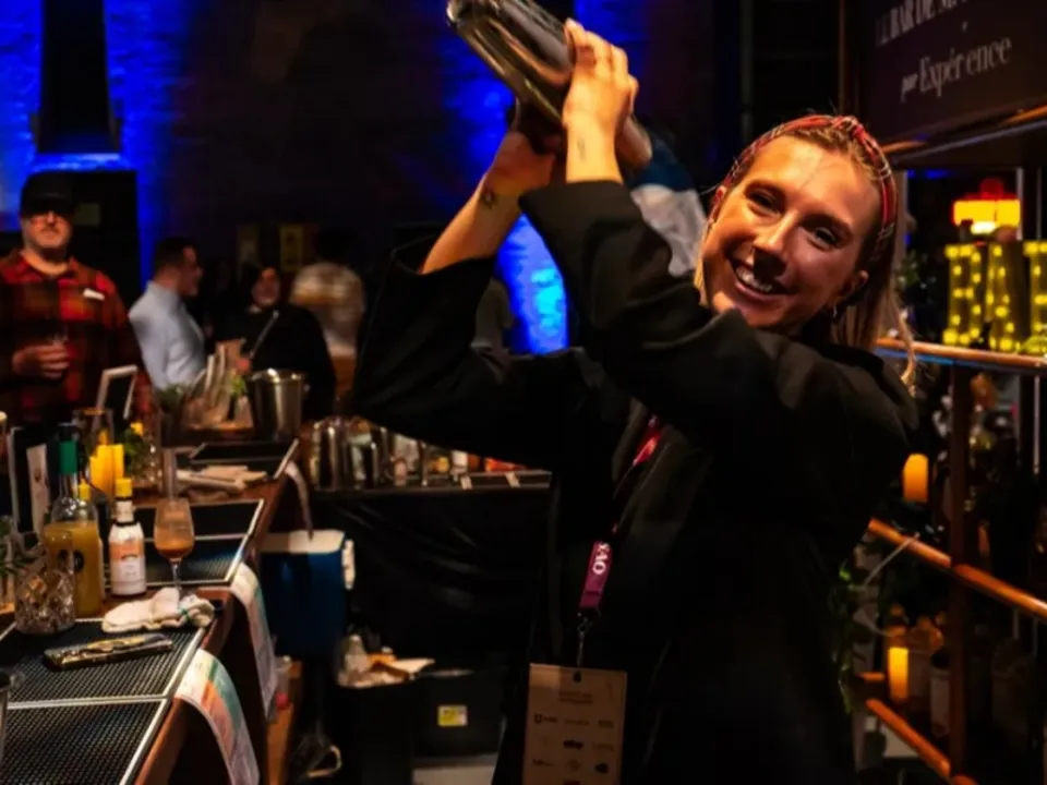 THE COCKTAIL EXPERIENCE