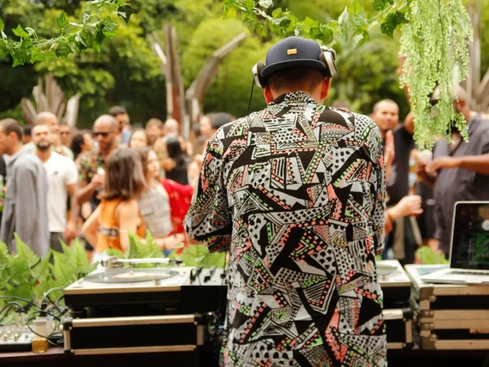 MIKA DJ 