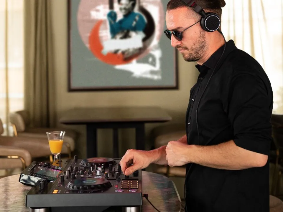 DJ PHIL SON ET LUMIÈRES