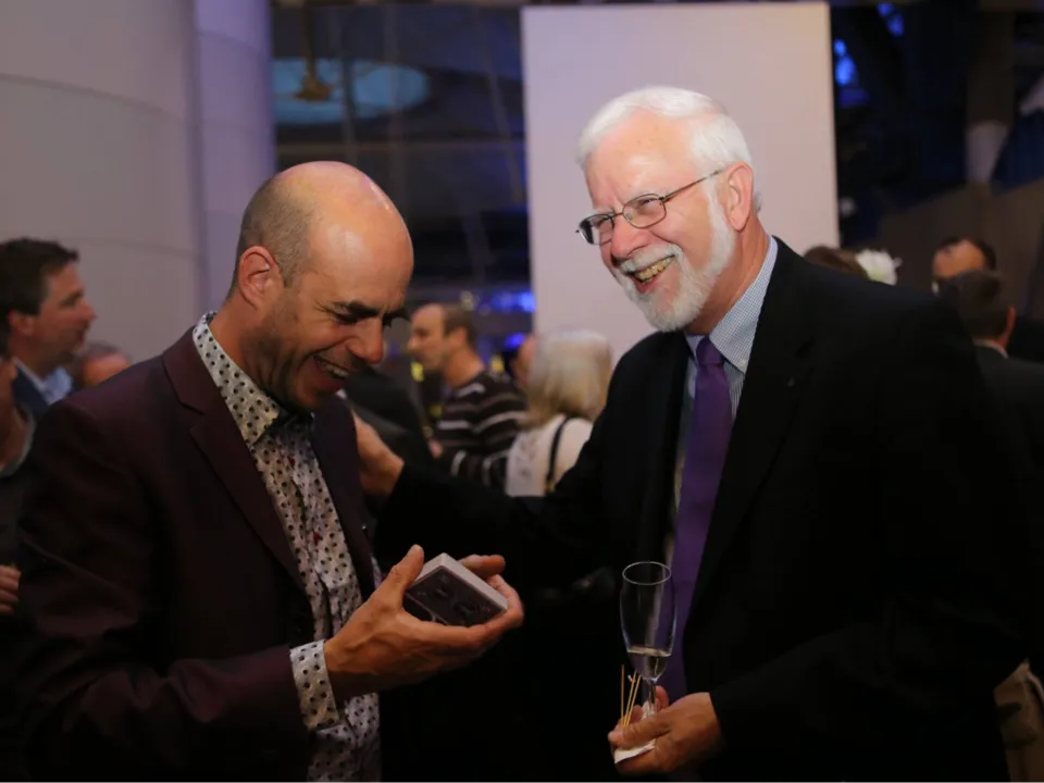 LUDO LE PRESQUEDIGITATEUR MAGICIEN / MENTALISTE