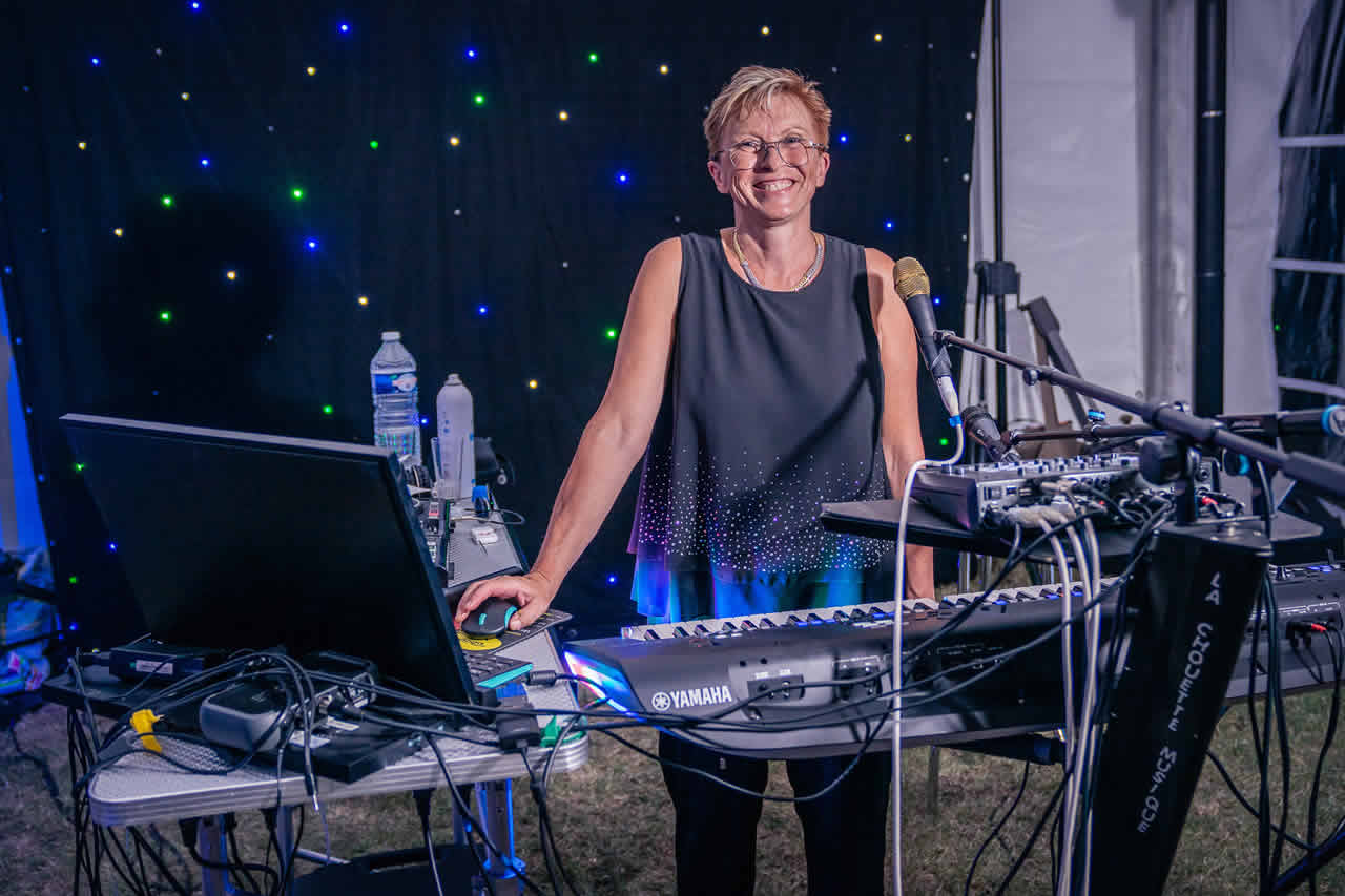 Chanteuse musicienne DJ Vaucluse