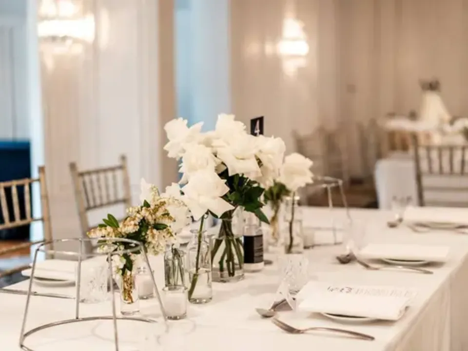 AU COMPTOIR DES VAISSELLES