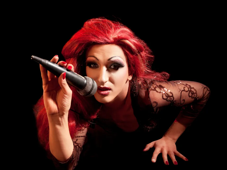 LES NUITS CABARET