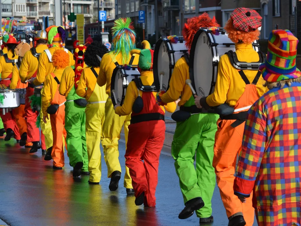 LA COMPAGNIE LUNE À L'AUTRE