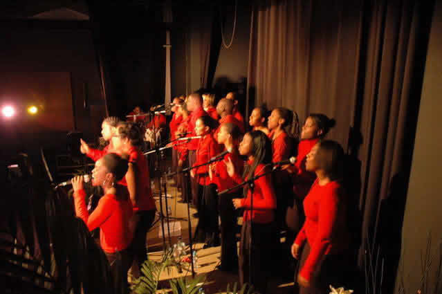 LOVE GOSPEL SINGERS