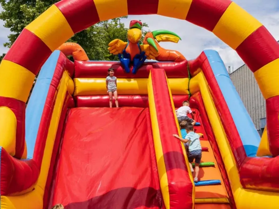 LE PAYS FUN-TASTIQUE