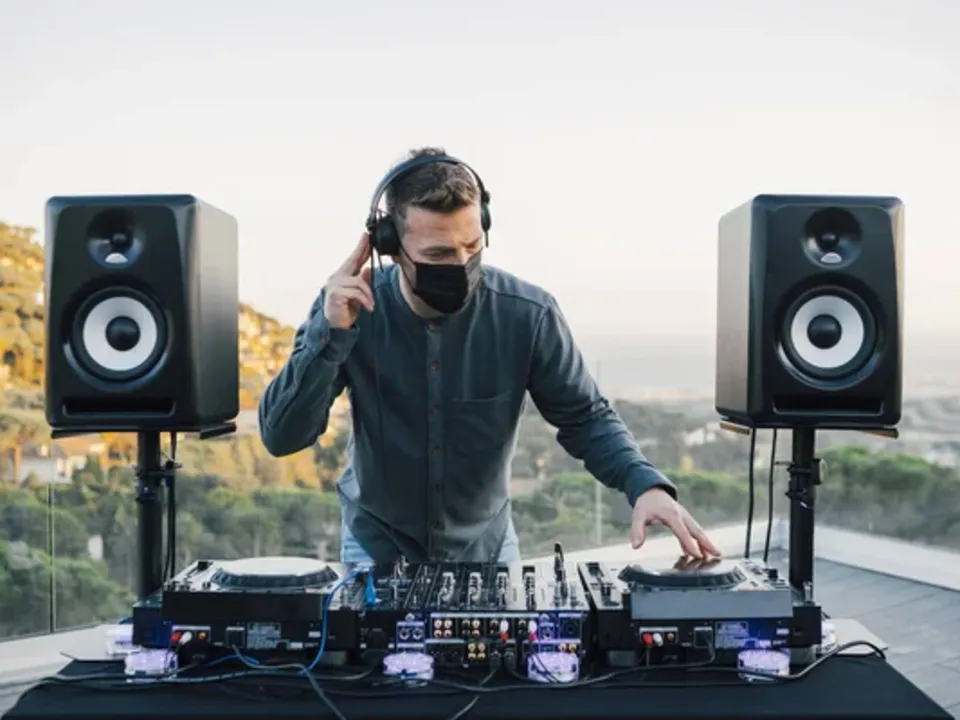 DJ DANS LES YVELINES, RÉALISATION D'ÉVÉNEMENTS