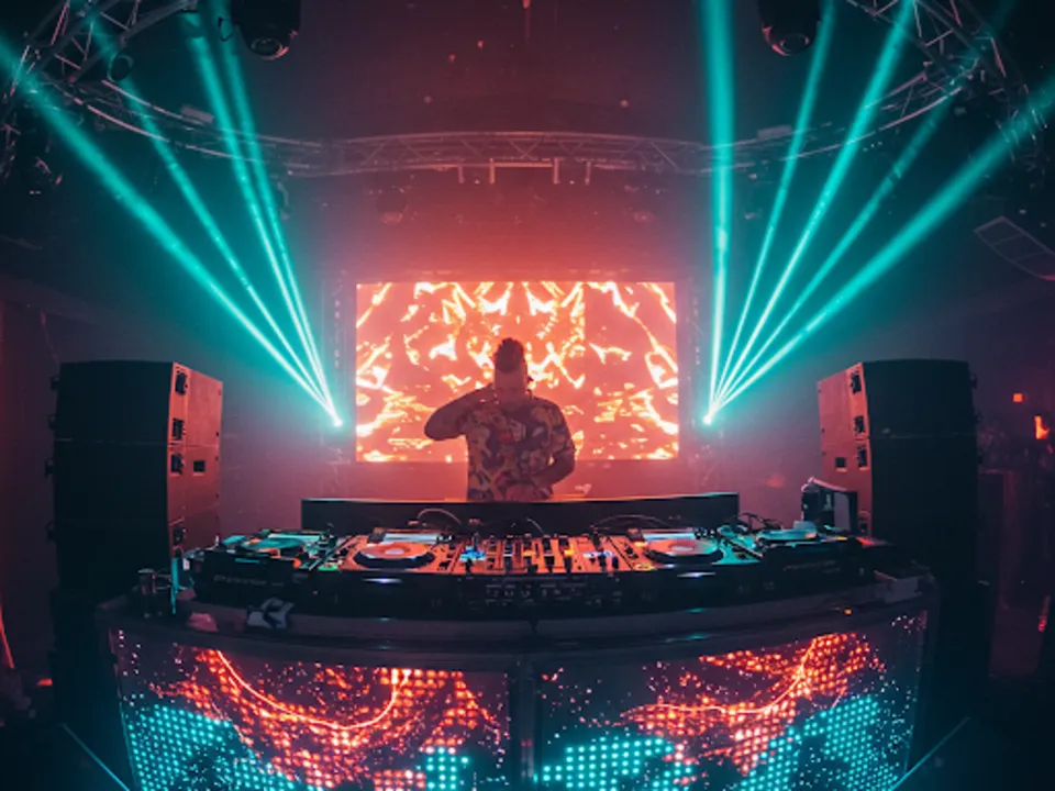 EASY DJ