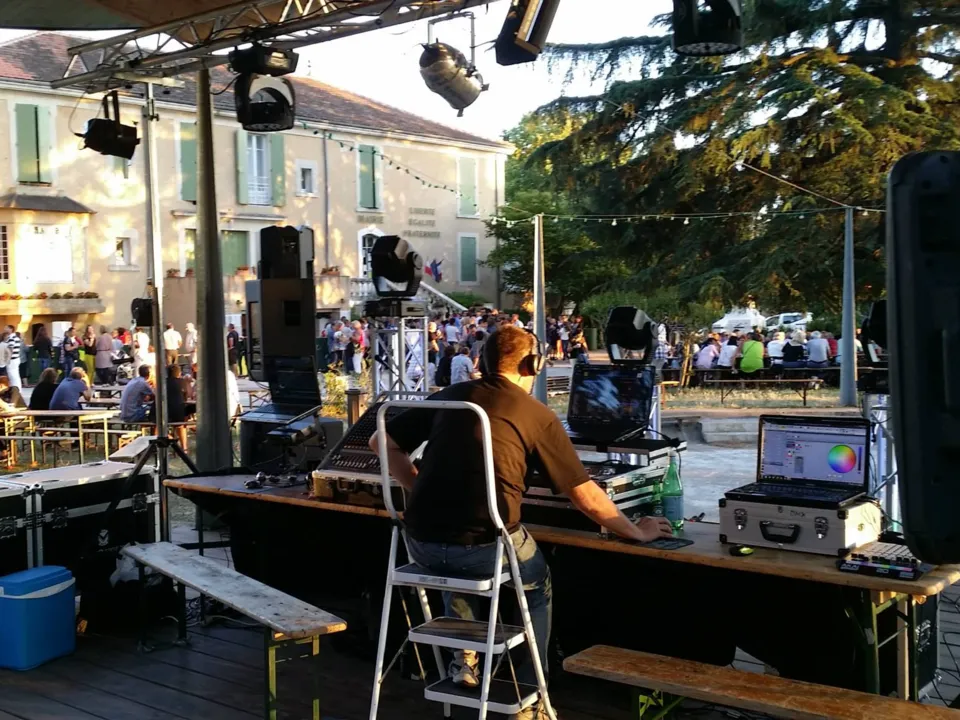 DJ Triangle