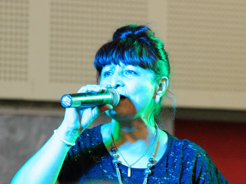 Plein Tubes avec Isabelle Diot chanteuse 