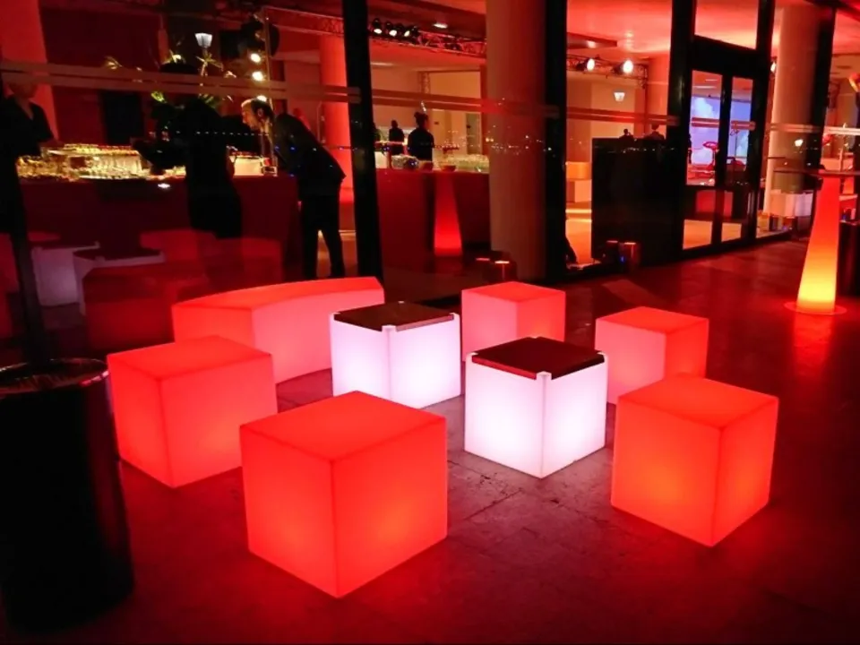 LE MOBILIERQUI S'ALLUME