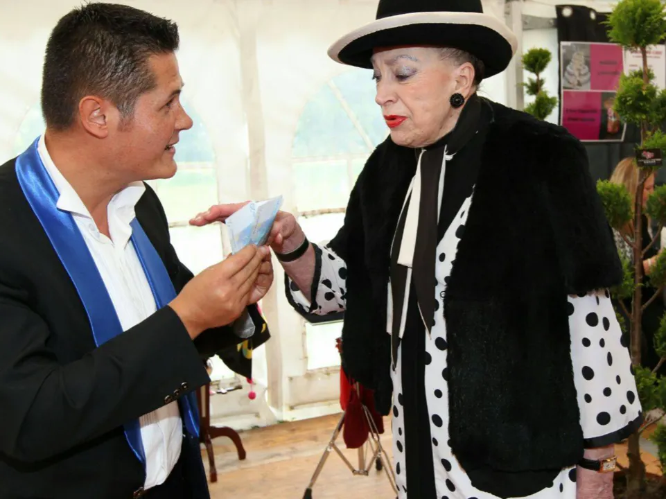 LAURENT VADEL INTERNATIONAL MAGIC