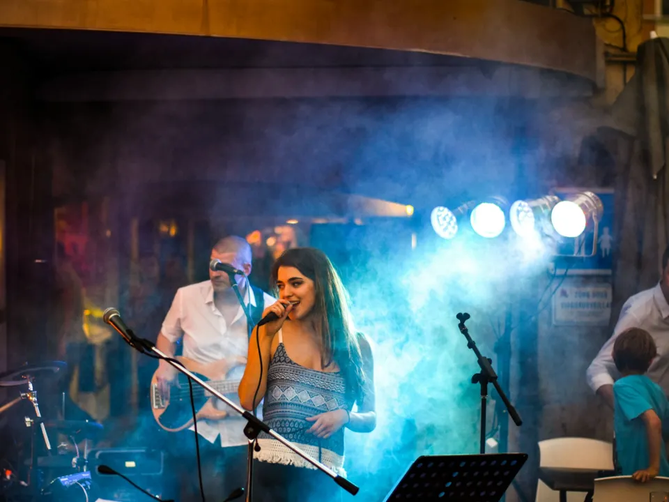 lila sol et son orgue de barbarie