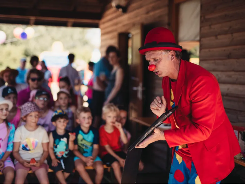 PUTCHO Le Clown Magicien